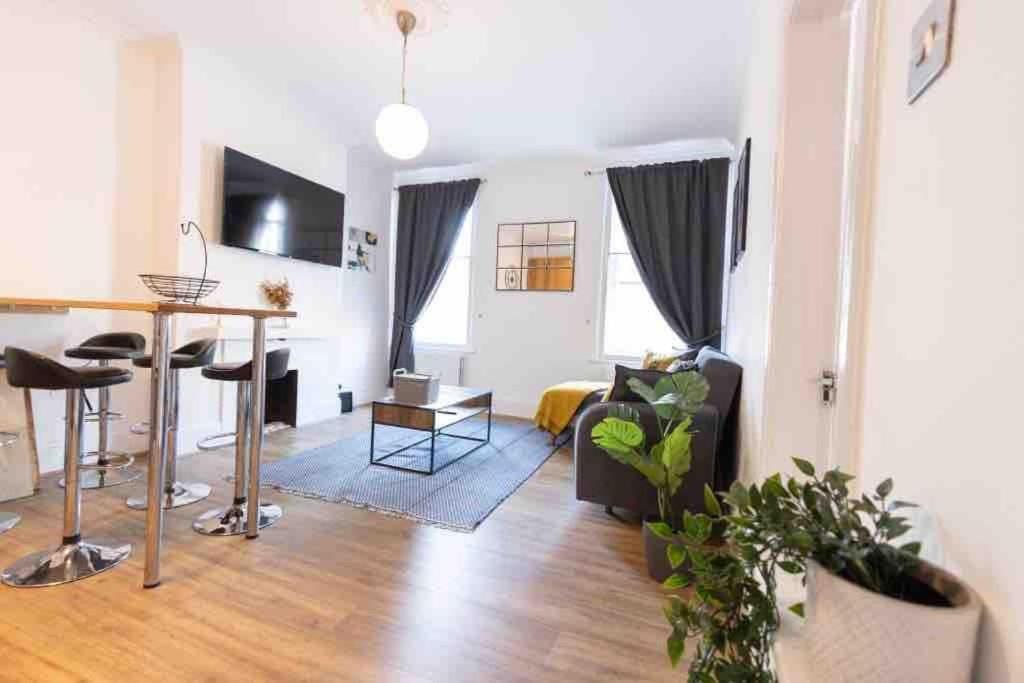 Lovely 2 Bedroom Apartment In Chelsea Sw3 London Kültér fotó